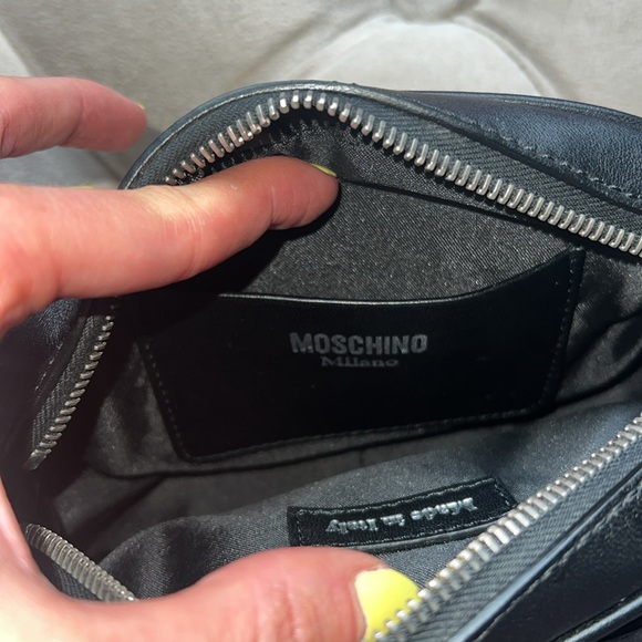 Moschino Black Crossbody Bag 🖤💅🏽♠️ - Picture 9 of 14